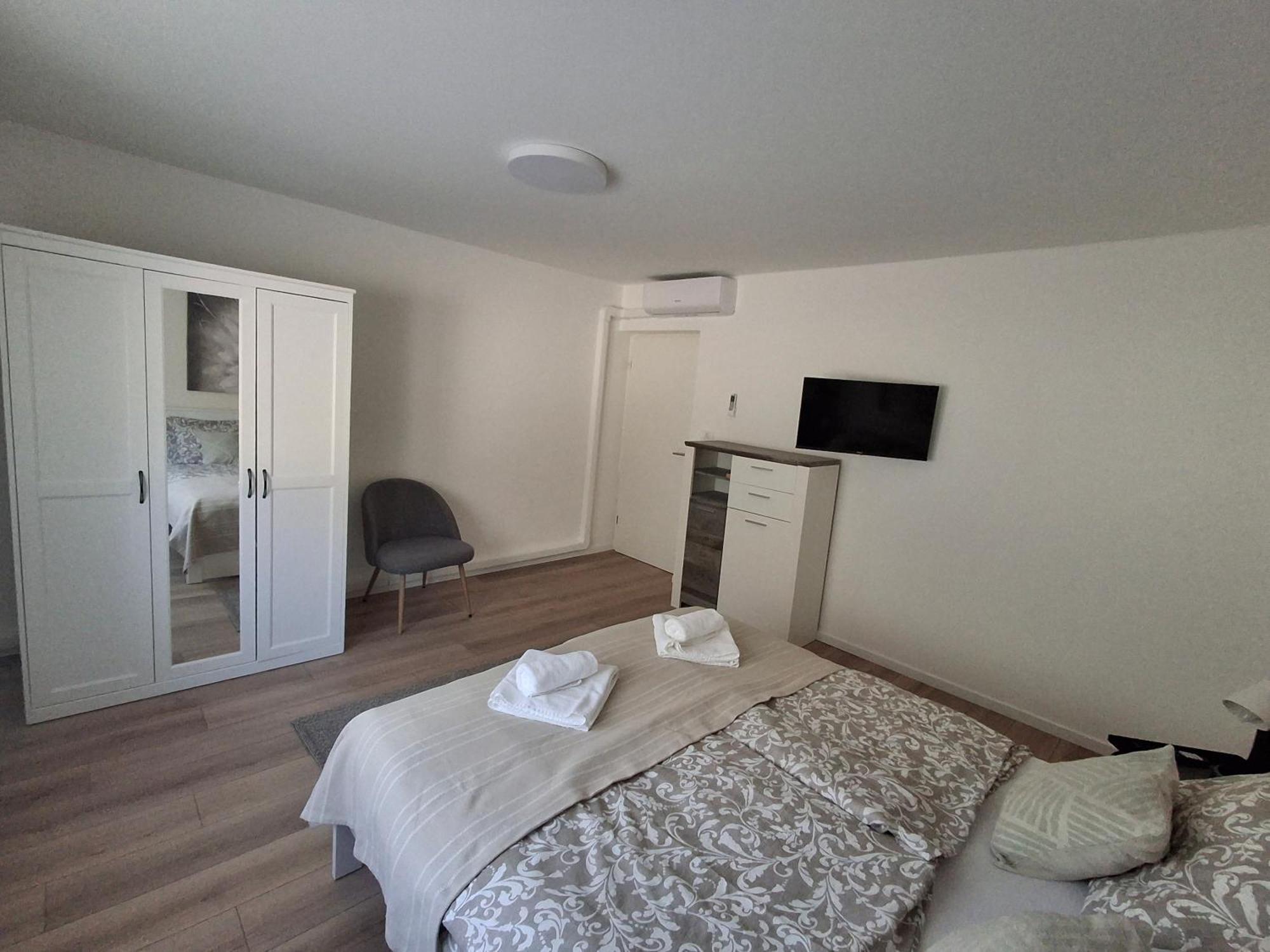 Apartmani Alma Póla Kültér fotó